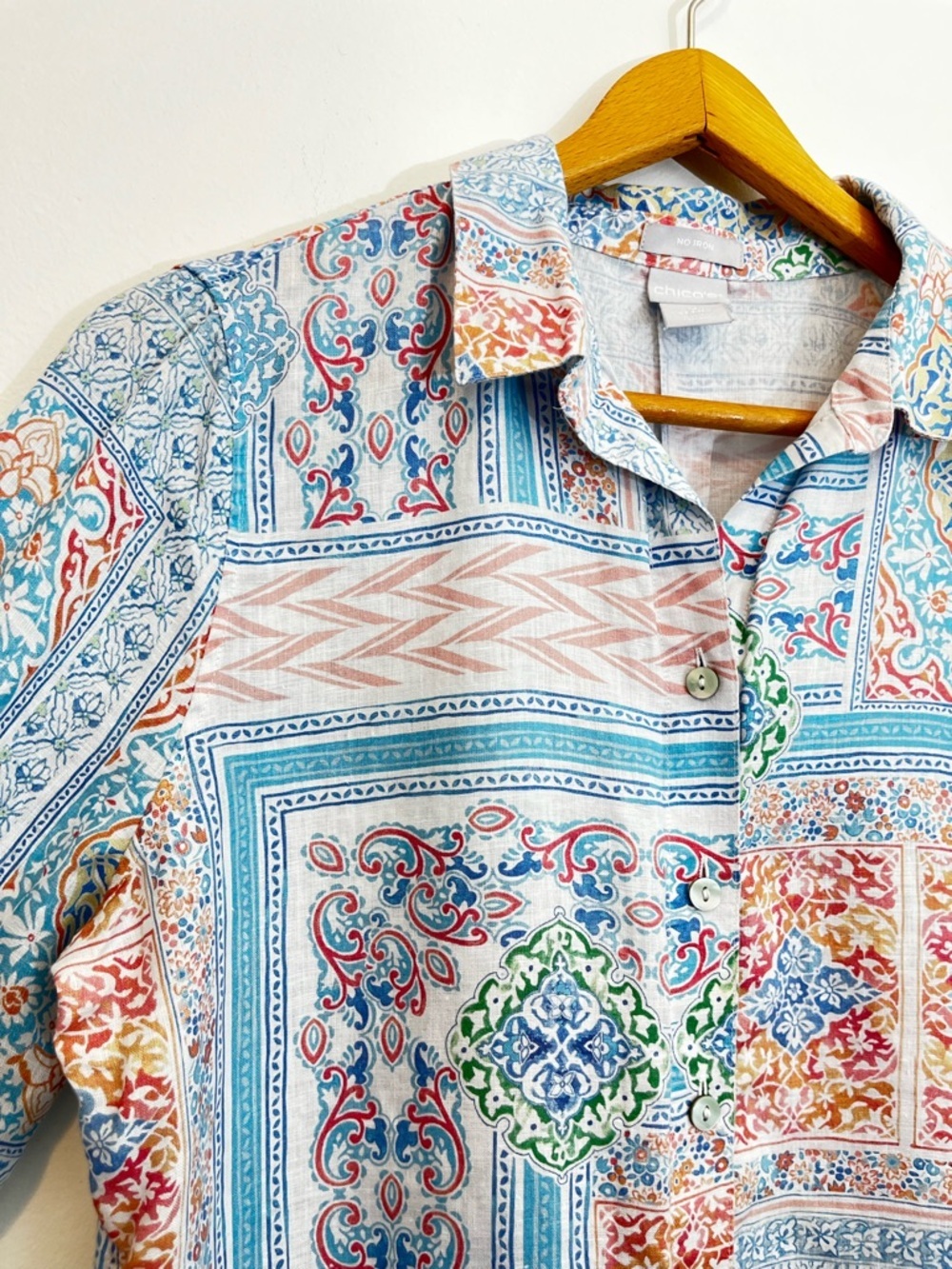 Chico’s 100% Linen Patchwork Medallion Tile Short Sleeve Button Down Blouse - Picture 3 of 7